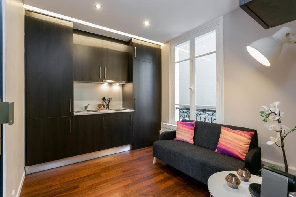 Modernized Studio - Meters From The Invalides Gardens Apartamento Paris Exterior foto